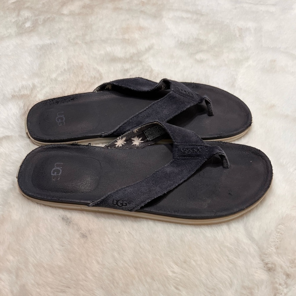 UGG Bennison II navy flip flop mens size 11